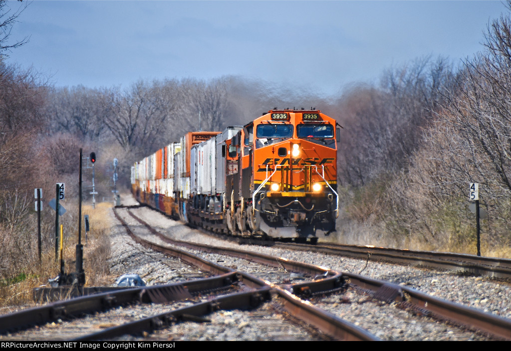 BNSF 3935